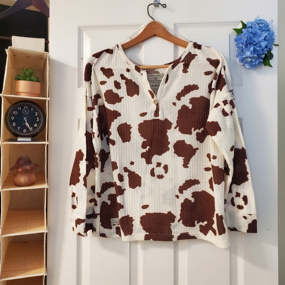 Simply Southern Tops - Simply Southern Cow Pullover Waffle Knit Henley  Sz:L